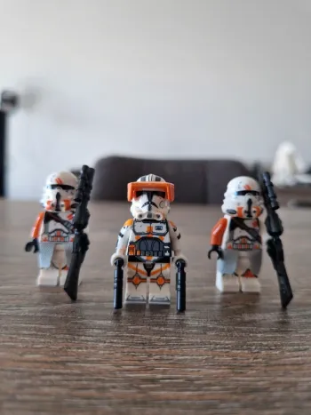 Figurines type lego Commandant clone Cody + 2 clones de la 212ème star wars