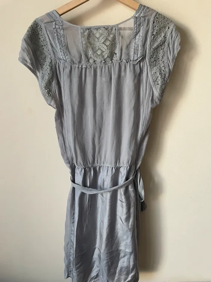 Robe grise - photo numéro 6