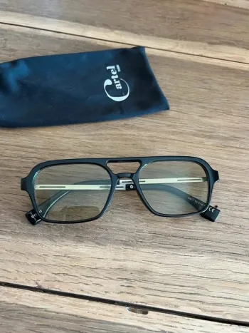 Paire de lunettes de soleil/lunettes teintées originales