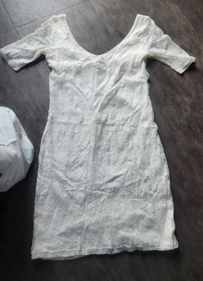 Robe dentelle blanc cassé