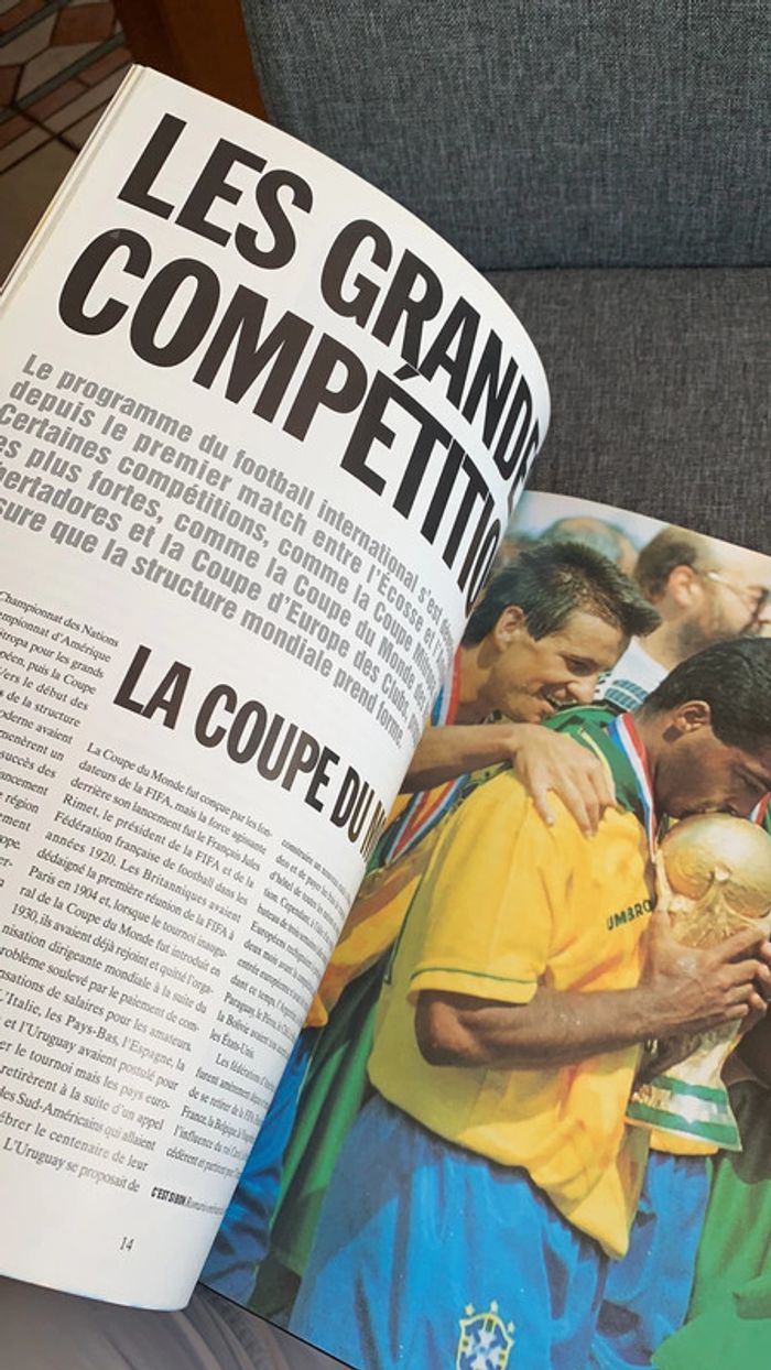 L’encyclopédie du Football /Guide illustré du football dans le monde Euro96 - photo numéro 10