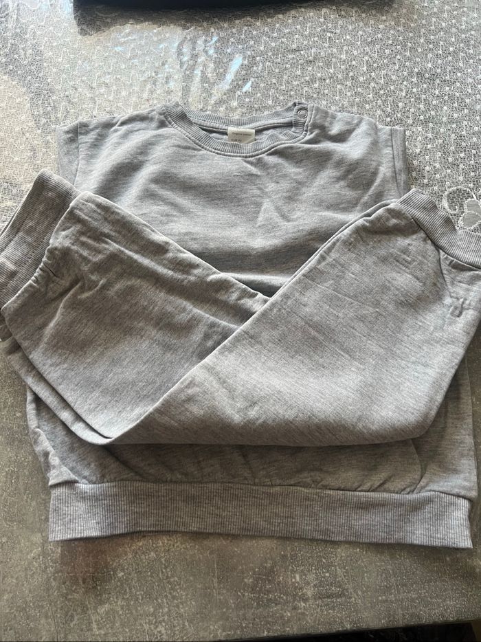 Lot jogging H&M - photo numéro 3