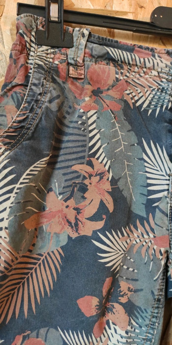Short kaki fleurs - photo numéro 2