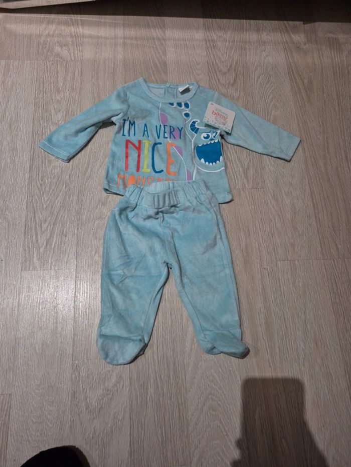 Pyjama neuf 6 mois