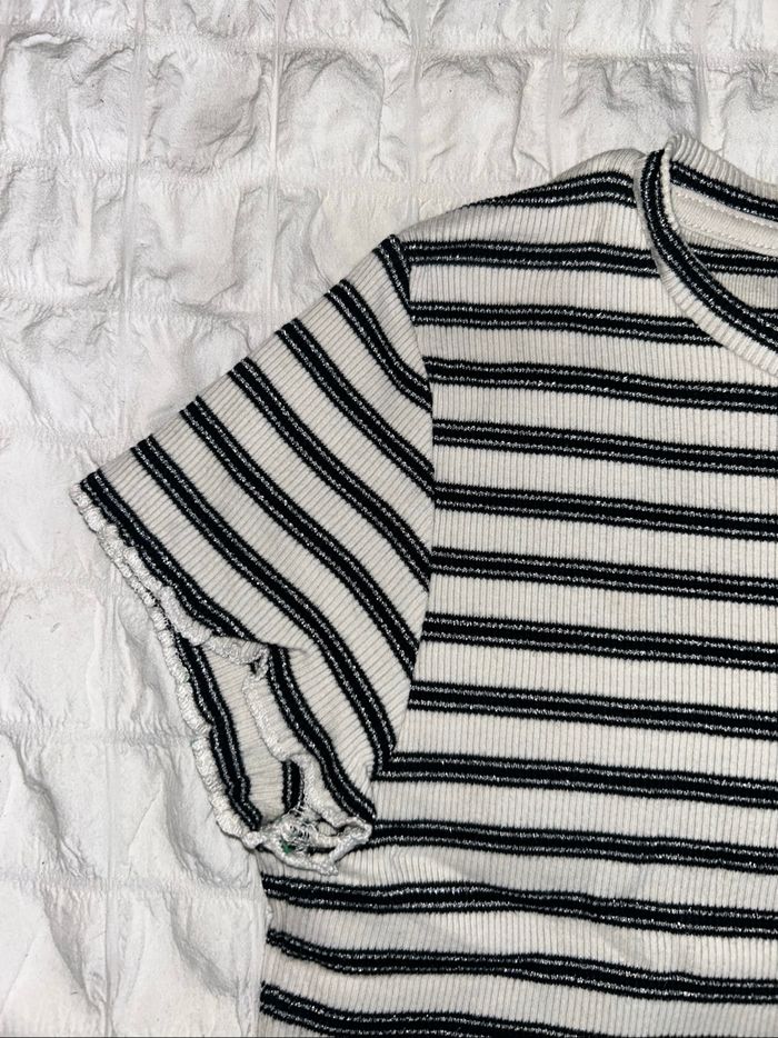 T-shirt noir et blanc 10ans - photo numéro 3