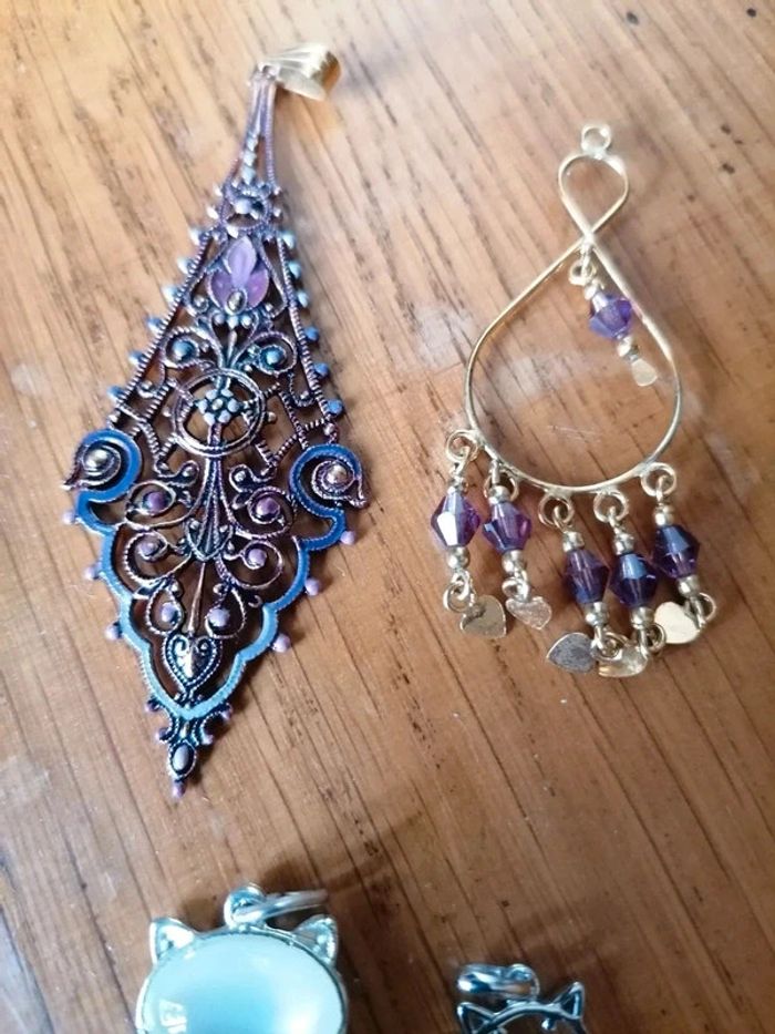 Plusieurs pendentifs neufs - photo numéro 3