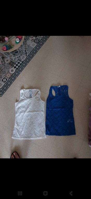 Lot de 2 débardeurs en dentelle