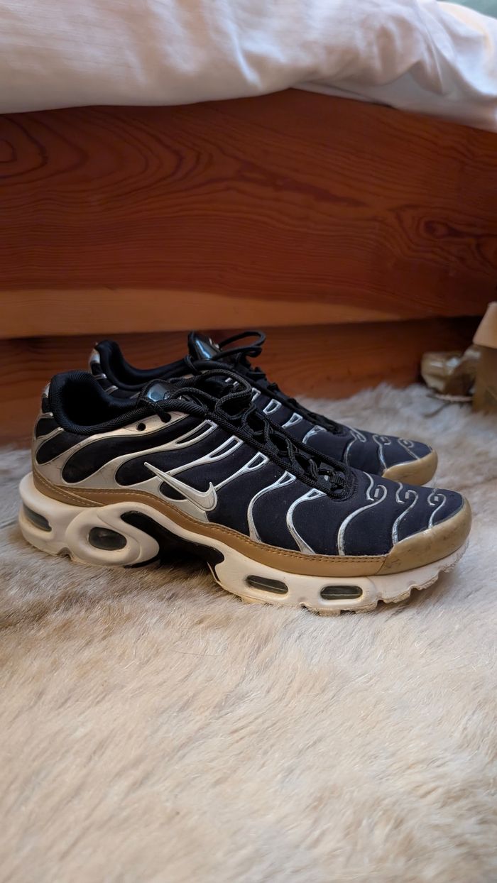 Wmns Air Max Plus 'Black Gold' - photo numéro 2