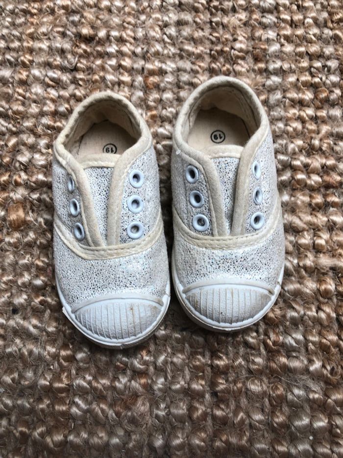 Basket Chaussure en toile t 19 blanc paillette