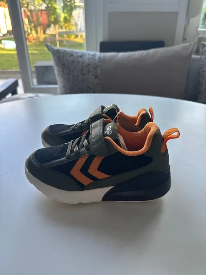 Baskets Hummel noires et kaki à LED  – Taille 33 – Neuves étiquette - photo numéro 3