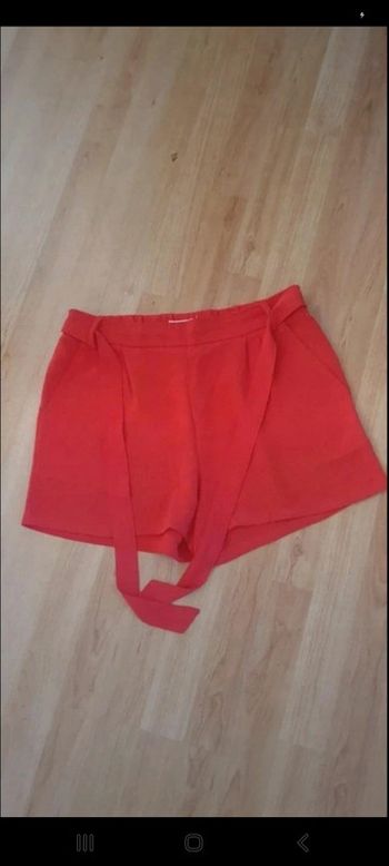Short rouge habillé