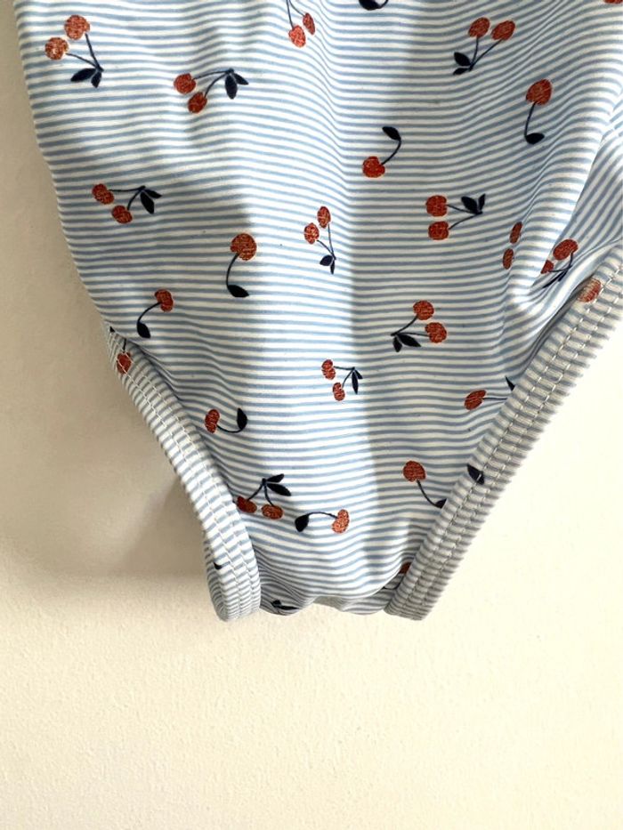 Maillot de bain à rayures bleues claires et cerises 🍒 - 24 Mois - photo numéro 6