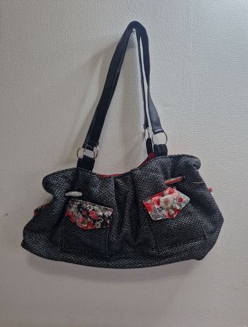 Sac a main bandoulière  , femme  , rétro  , vintage style