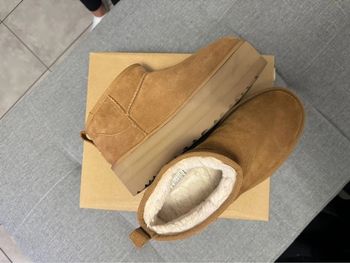 Bottes Ugg mini taille 40