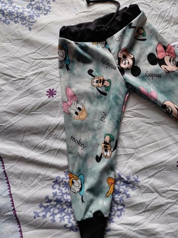 Très joli petit pantalon fille T 2 ans 