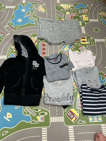 Lot de 12 vêtements en 10 ans