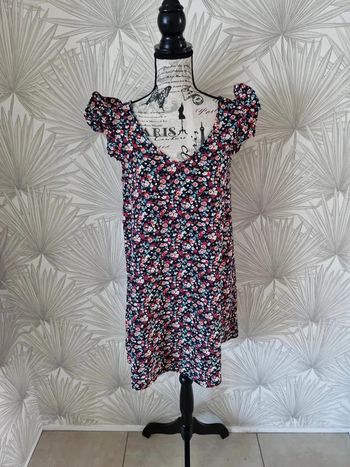 Jolie robe d'été fleuris taille 36