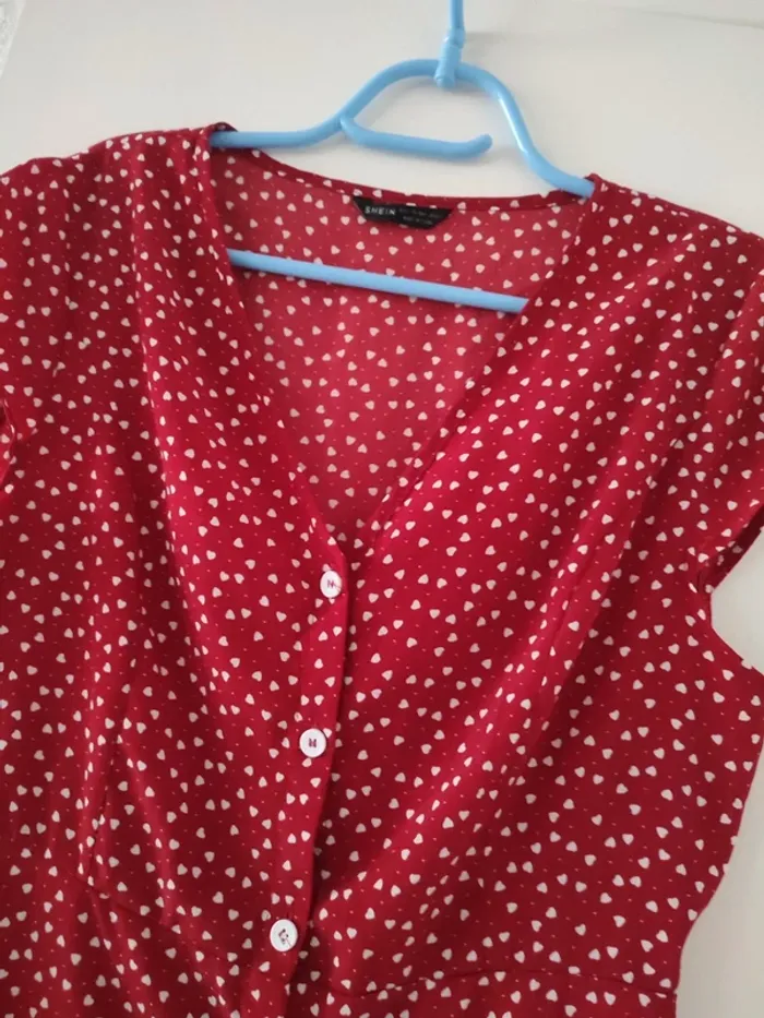 Robe a coeur rouge