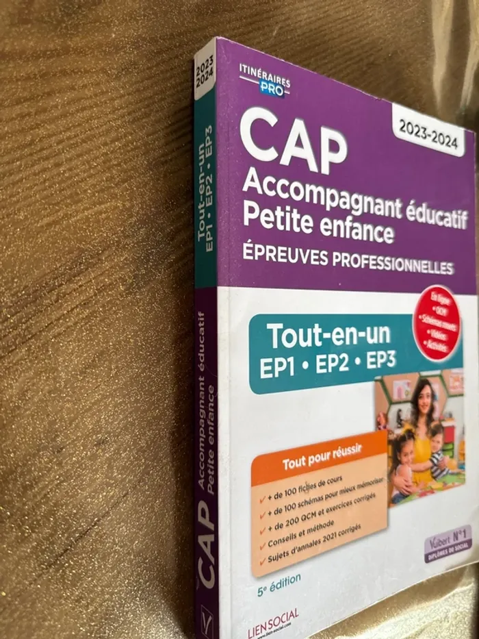 Livre CAP, accompagnant éducatif, petit enfance - photo numéro 2