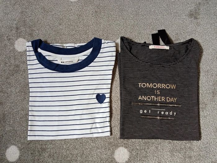 Camaïeu. 2 t shirts manches courtes