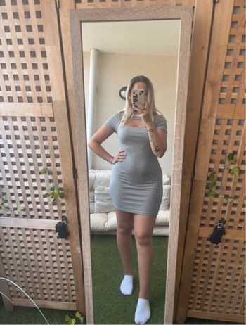 Robe de couleur gris