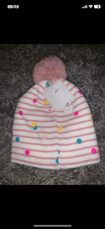 Bonnet  rose à pompon