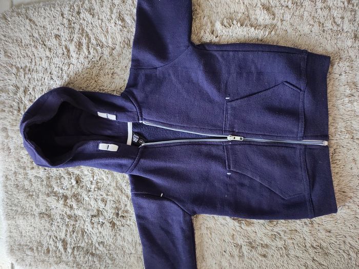 Sweat zippé taille 5 ans