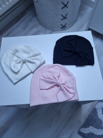 3 bonnet bébé neuf