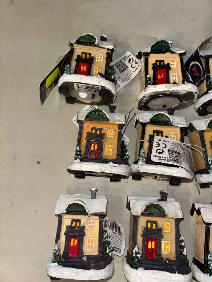 Lot 9 maison de Noël - photo numéro 2