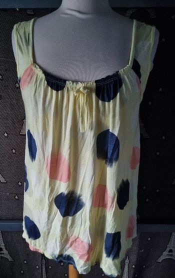 Top jaune à motifs taille 10 (38-40)