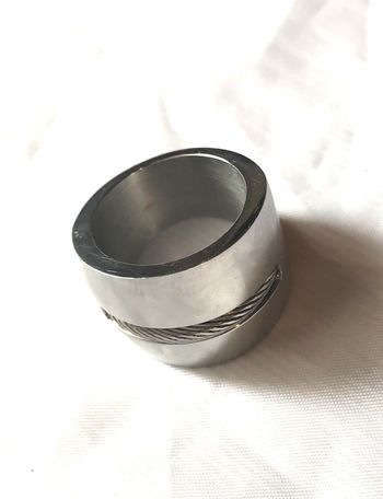 Bague Large Fil Fer Incrusté Façade Bijou Argenté Fantaisie Hommes Femmes