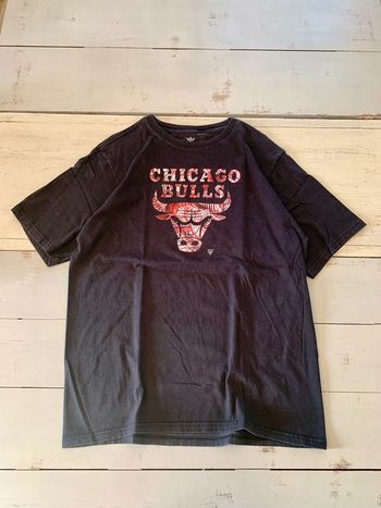 Tee shirt printed unisexe Adidas original vintage Chicago Bulls NBA