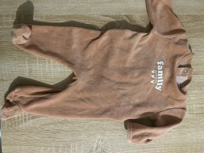 Pyjama garçon ( ou mixtes ) 3 mois - photo numéro 2