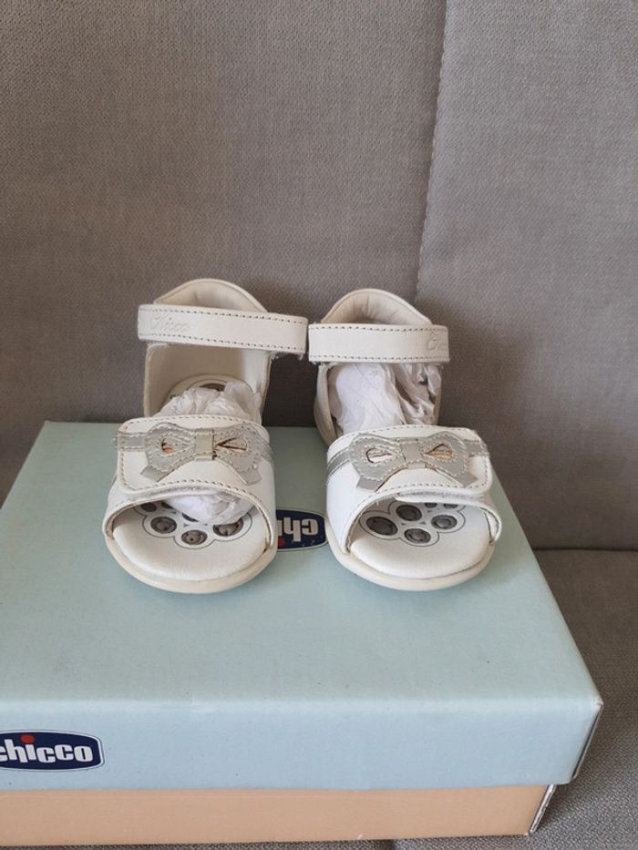 Sandales physiologiques en cuir Chicco neuf avec étiquettes - photo numéro 2