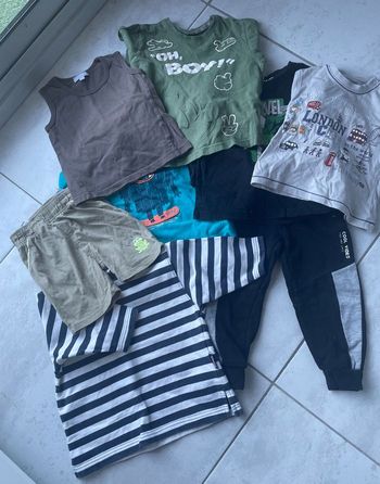 LOT T-Shirt/Short/Débardeur/Sweat/Jogging - 24 mois