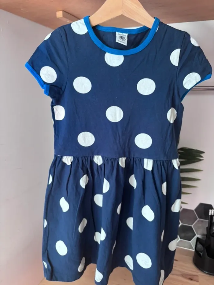 💙 Robe bleue à pois blancs • Petit Bateau • 6 ans - photo numéro 2