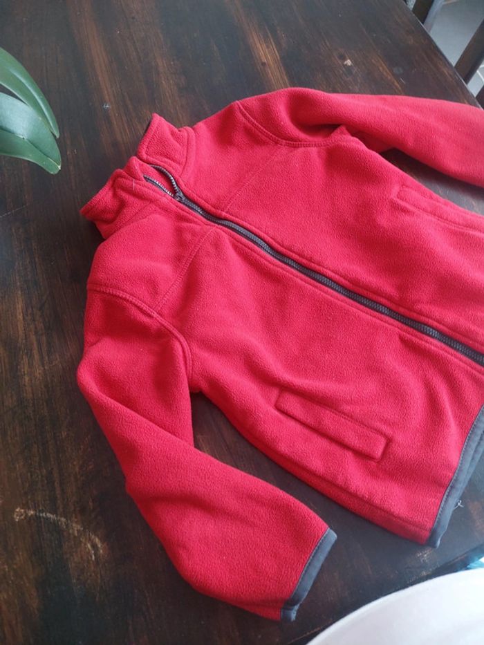 Polaire rouge - photo numéro 2