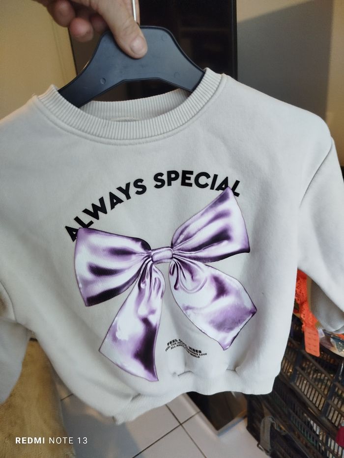 #kytie5ansfille. Sweat manches longues taille 5 ans - photo numéro 3