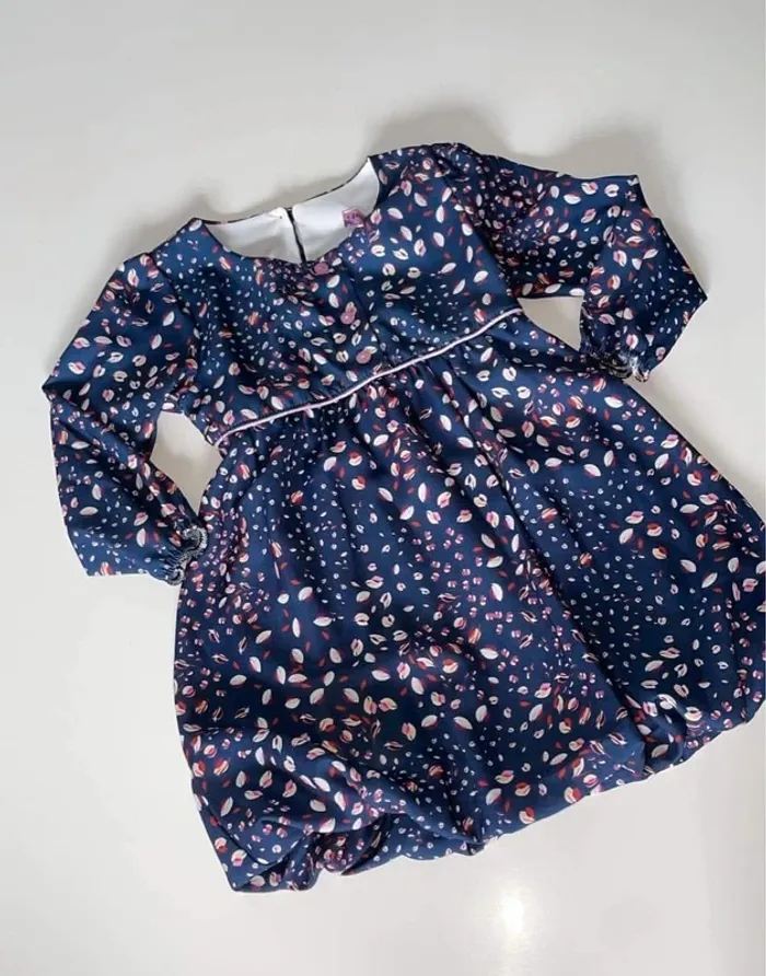Robe bleu foncer