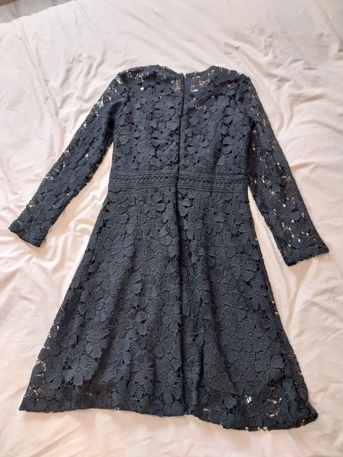 Robe noire dentelle t40 neuve - photo numéro 4