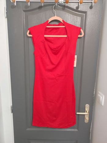 Petite robe rouge moulante 
