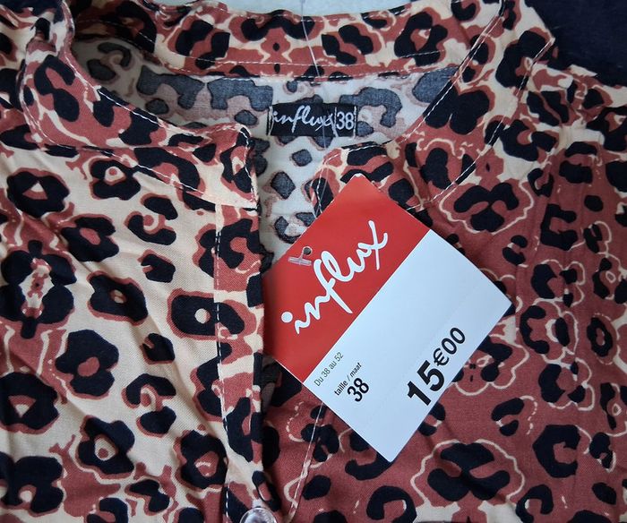 Blouse neuve - photo numéro 2