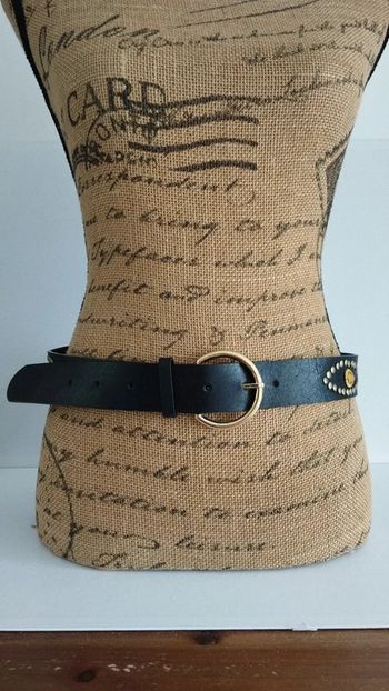 Ceinture noire clous doré effet pierres orange