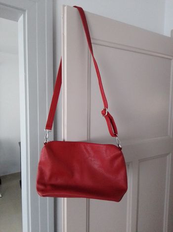 Sac rouge Eram bandoulière.