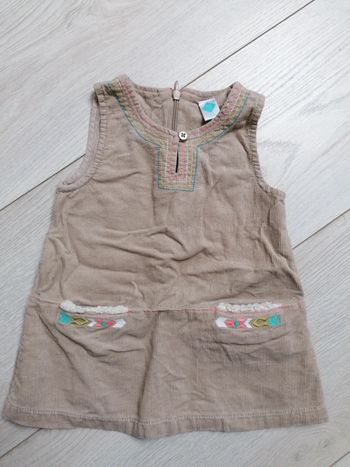 Robe en velour côtelé beige marron