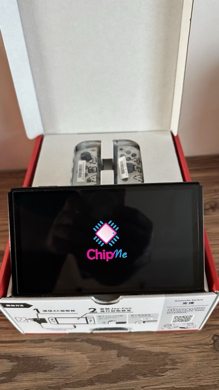 Nintendo Switch OLED - photo numéro 2