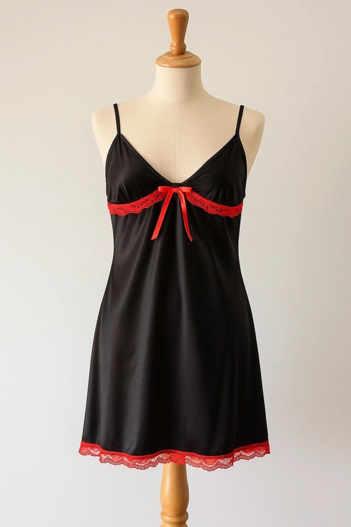 Nuisette noire et rouge taille unique