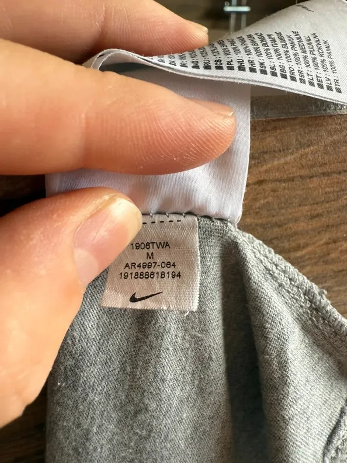 Tee shirt Nike Homme gris taille M - photo numéro 4