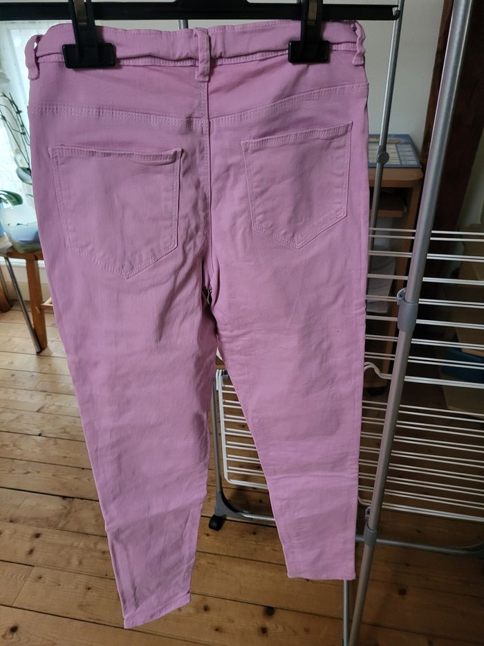 Pantalon rose neuf sans étiquette