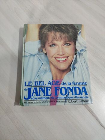 Livre le bel âge de la femme de Jane Fonda et sa méthode de gymnastique harmonie